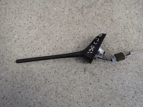 HYUNDAI i30 06-12 Antennin kanta OEM osa image 3