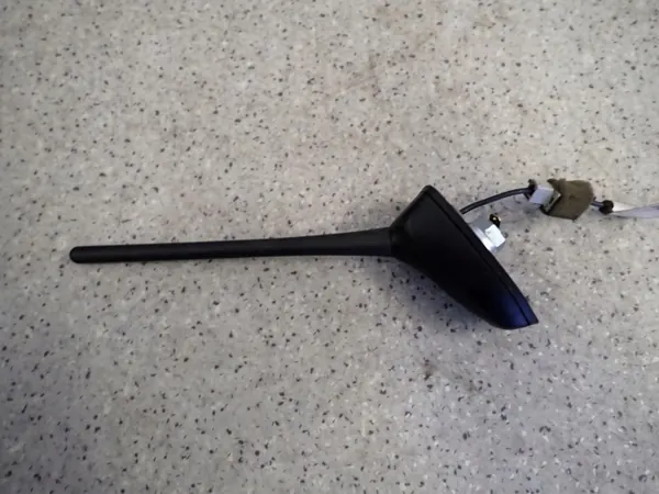 HYUNDAI i30 06-12 Antennin kanta OEM osa image 5