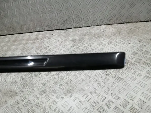 Renault OE Rivestimento parafango anteriore sinistro 990431286R image 2