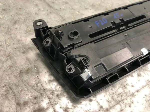 Panel Radio AC BMW F20 OEM 9207197 - Usado image 7