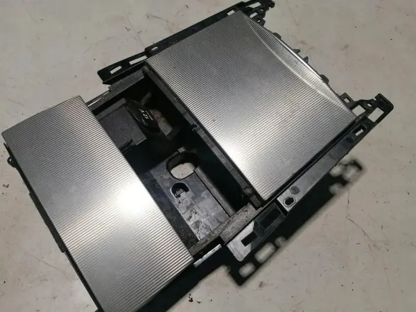 Mercedes W212 Askkopp Tunnel OEM A2126809750 image 4