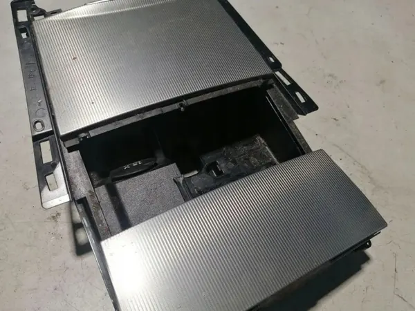 Mercedes W212 Askkopp Tunnel OEM A2126809750 image 5