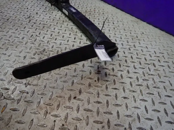 VW Passat B6 Anhängerkupplung OEM 3C0803880B - Gebraucht image 3