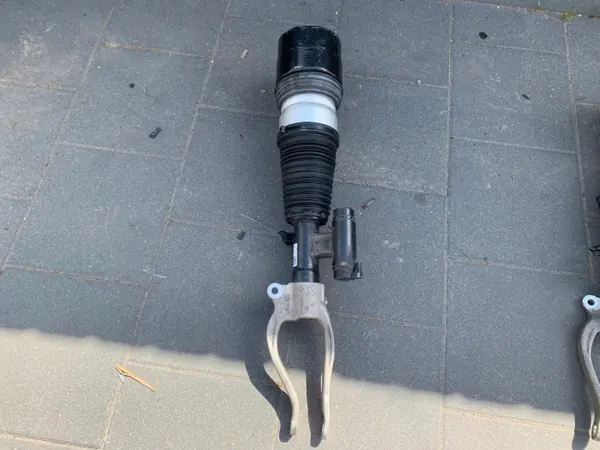 OEM 1234567 Front Shock Absorber for BMW 7 G11 G12 image 7