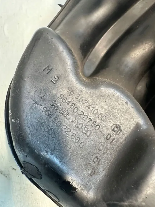 Colector de admisión usado OEM 9636741080 para Citroen image 3