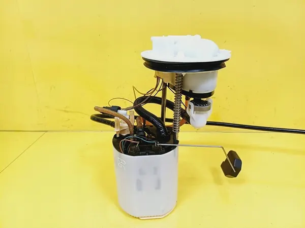 Bomba de Combustível VW Passat B6 1.6 FSI 3C0919051P image 2