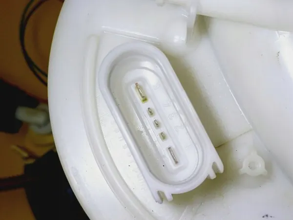 Bomba de Combustível VW Passat B6 1.6 FSI 3C0919051P image 5