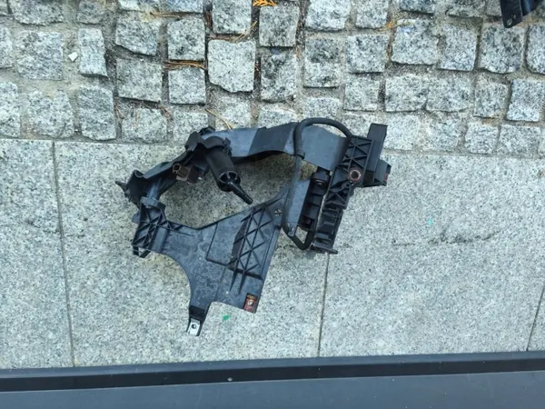 Estante sensor lavaparabrisas OEM 8T0805608B Audi A5 image 3
