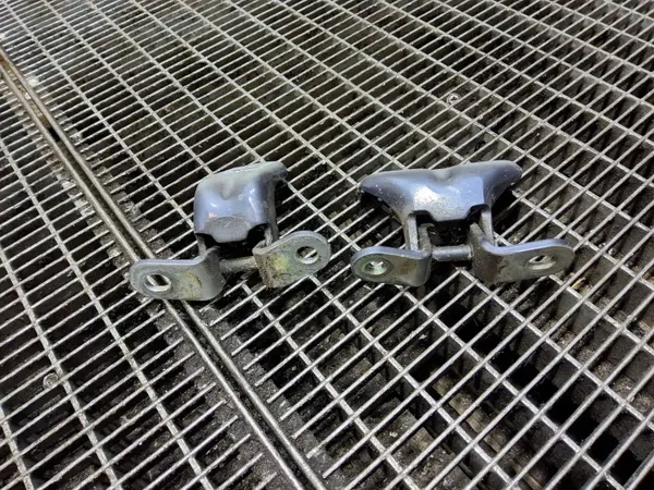 Bakdörr gångjärn vänster OEM SKE57970 KIA Ceed image 3