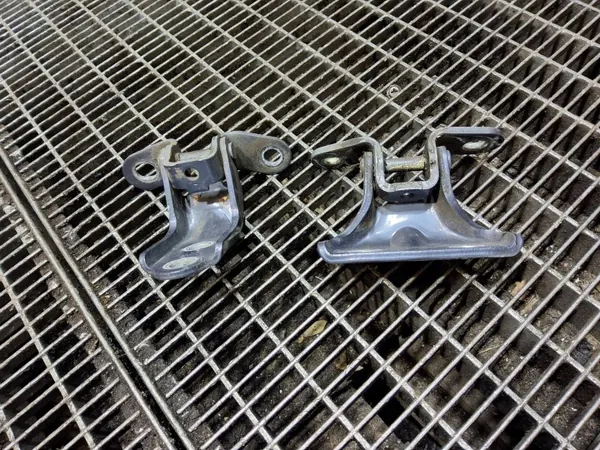 Bakdörr gångjärn vänster OEM SKE57970 KIA Ceed image 4