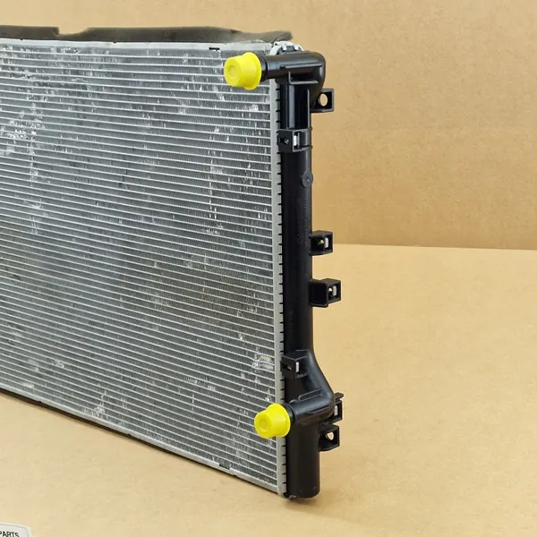 Radiateur d'eau Kia EV6 OEM 25310XXXXX - Occasion image 4