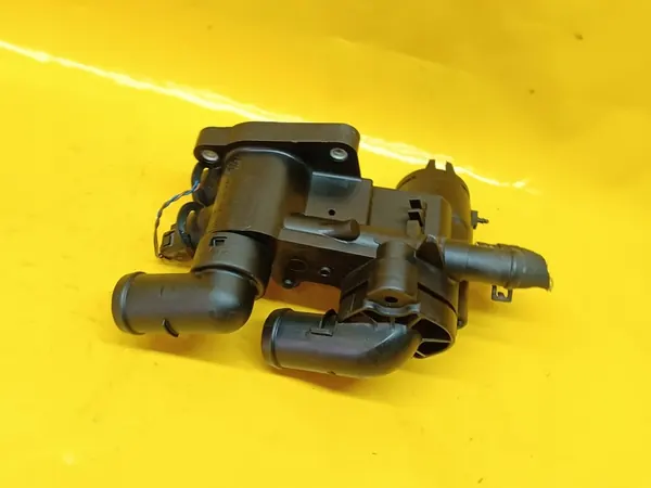 Volkswagen Carcasa de Termostato Polo 1.4B 16V OE 032121111AP image 7