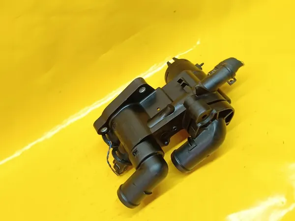 Volkswagen Carcasa de Termostato Polo 1.4B 16V OE 032121111AP image 8