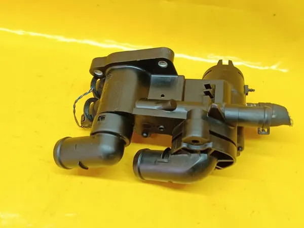 Volkswagen Carcasa de Termostato Polo 1.4B 16V OE 032121111AP image 9