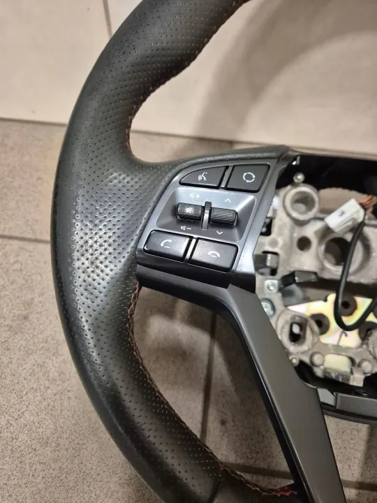 Hyundai Tucson III Lenkrad OEM ODO9637 - Gebraucht image 3