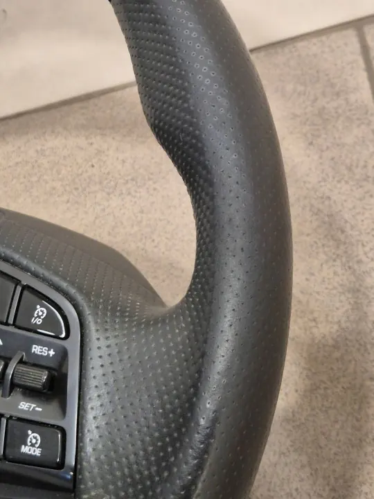 Hyundai Tucson III Lenkrad OEM ODO9637 - Gebraucht image 5