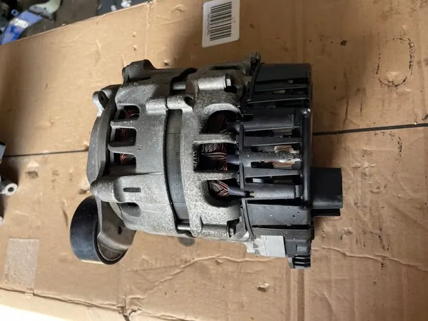 AUDI A4 A5 A6 2.0 TDI Vaihtovirtageneraattori image 3