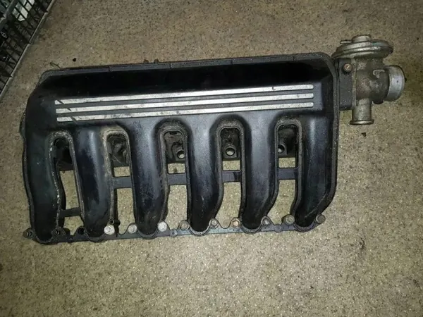 Colector de admisión OEM 77851554 BMW 5 Touring E39 3.0L image 2