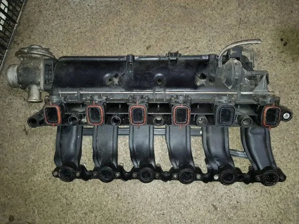 Colector de admisión OEM 77851554 BMW 5 Touring E39 3.0L image 3