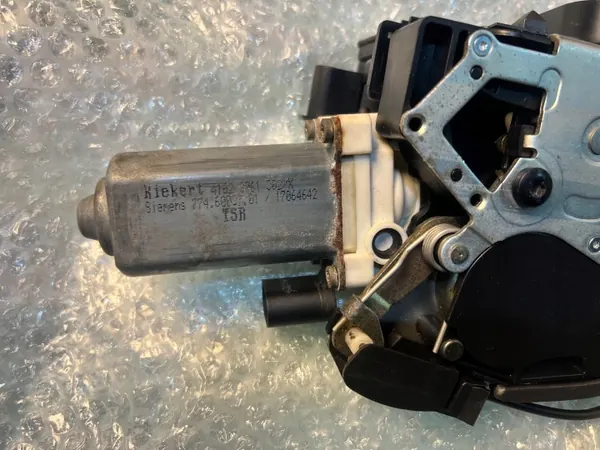 Cerradura Puerta Soft Close BMW OEM 7028910 Trasera Derecha image 6