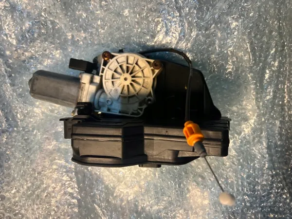Cerradura Puerta Soft Close BMW OEM 7028910 Trasera Derecha image 7