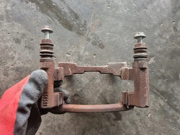 Yugo de sujeción trasero OEM 159538 para Jeep Wrangler JK image 3