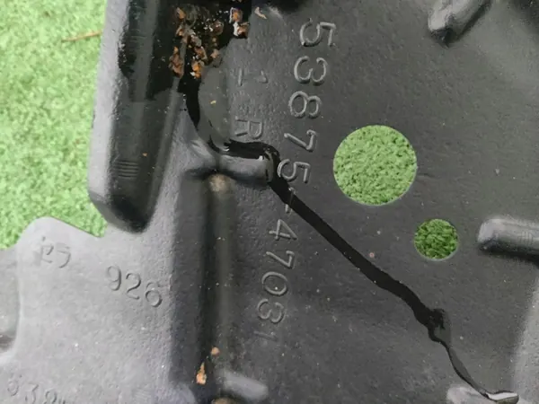 Etumainen oikea lokasuoja Toyota Prius 4 image 4