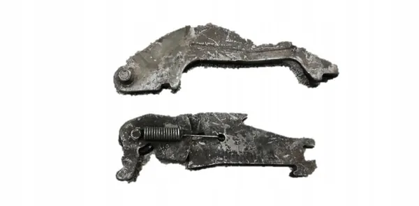 Suzuki Baleno I takaosan jarrupalojen levitin OEM image 2
