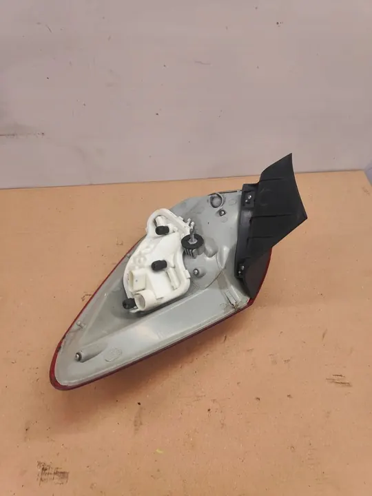 Opel Astra J Vänster Bakljus 13306459 image 4