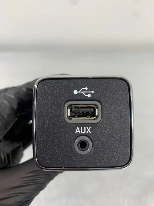 Port USB Jeep Compass OEM FBZ18520 - Occasion image 3