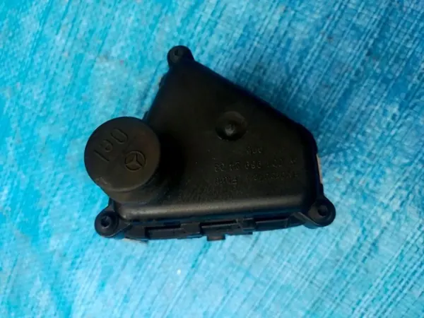 Mercedes W166 GLE servostyrningsbehållare A1663200114 image 3