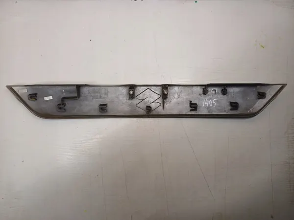 Suzuki SX4 S-Cross 13-16 Moldura Portão OEM 8394161M2 image 5