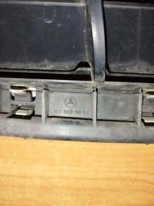 Grille Mercedes OEM 1698800083 pour W169 - Occasion image 3
