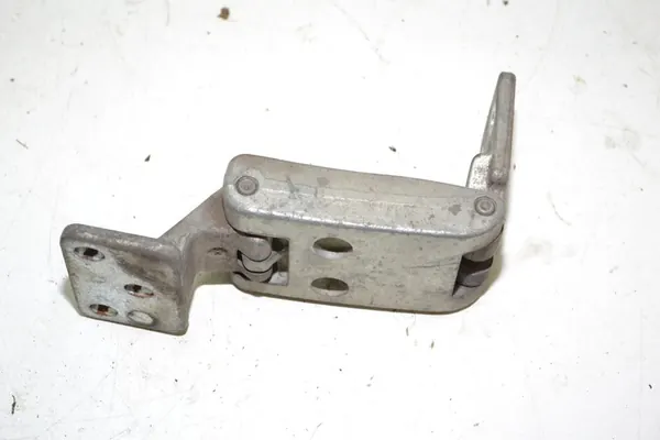 VW CRAFTER MERCEDES SPRINTER W906 Rear Hinge A9067400337 image 4