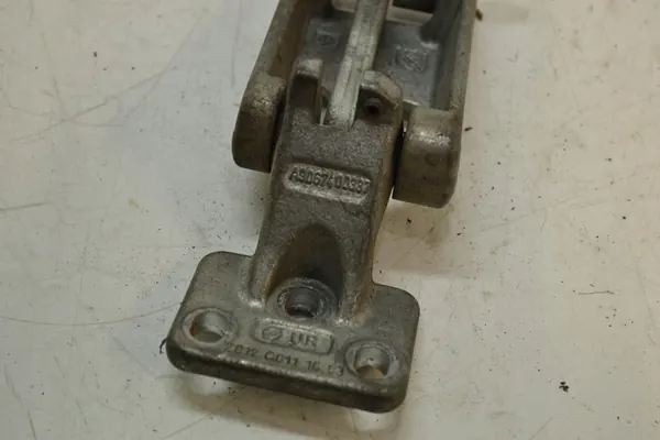 VW CRAFTER MERCEDES SPRINTER W906 Rear Hinge A9067400337 image 6