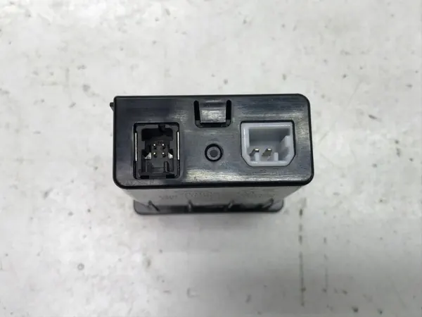 Port USB-C OEM 703000724AA pour Chery Omoda 5 image 3