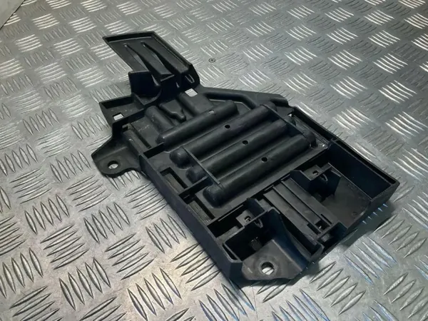 Koplampbeugel Links Land Rover Discovery Sport OEM 00183541 image 4