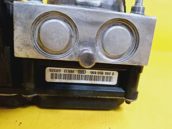 Pompe ABS DRC99846 pour Hyundai i30 1.4 image 4