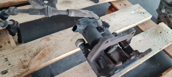 SQ5 8R Q5 Takajarrusatulat 330MM Audi OEM image 3