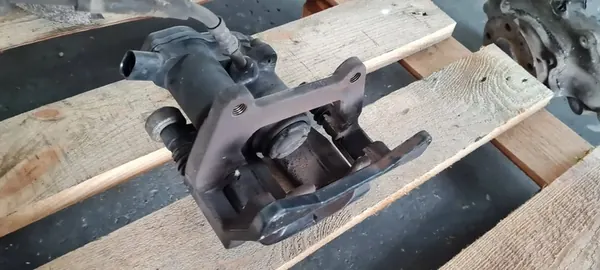 SQ5 8R Q5 Takajarrusatulat 330MM Audi OEM image 6