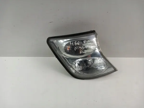 Intermitente derecho OEM 466*E para Nissan Patrol Y61 image 2