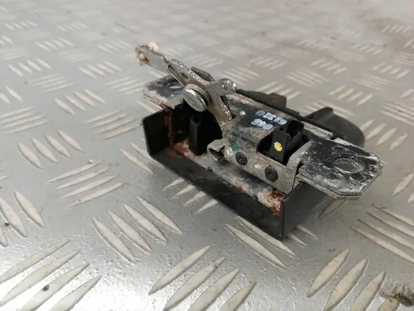 Takaluukun lukko VW T5 CARAVELLA MULTIVAN OEM 7E5827505A image 3