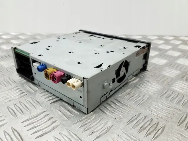 Skoda Octavia Mk3 CD/DVD-Wechsler OEM 5E0035874A image 6