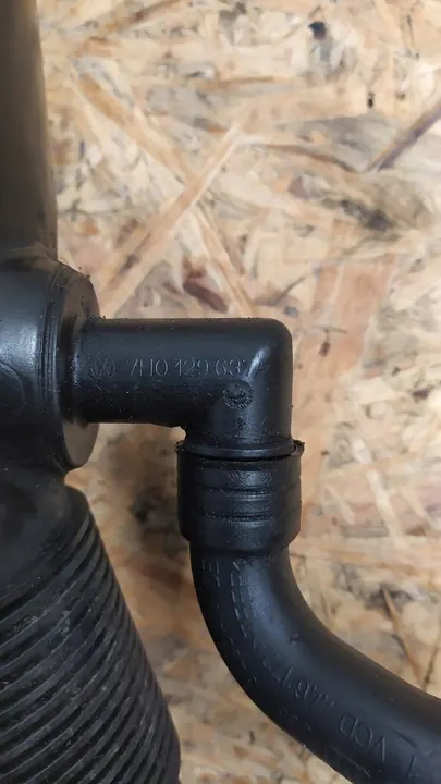 Luftrohr + Entlüftungsrohr VW T-5 1.9 TDI image 3