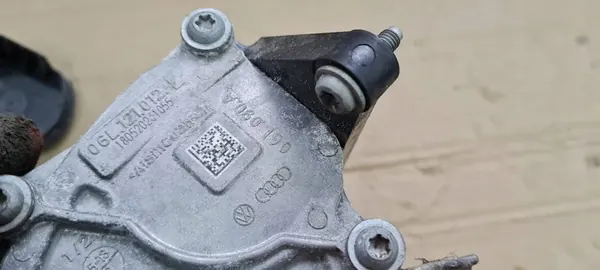 Vattenpump Audi A4 S4 B9 06L121111N image 10