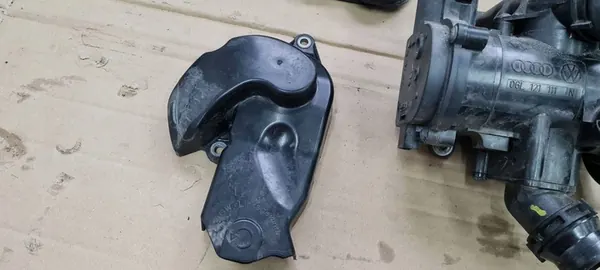 Vattenpump Audi A4 S4 B9 06L121111N image 2