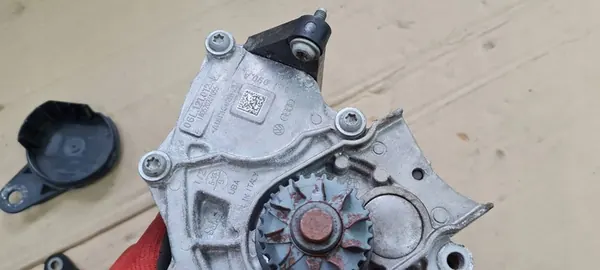 Vattenpump Audi A4 S4 B9 06L121111N image 8