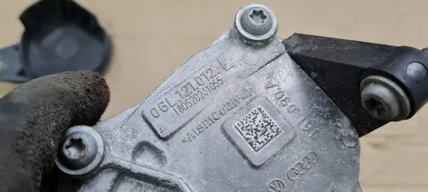 Vattenpump Audi A4 S4 B9 06L121111N image 9