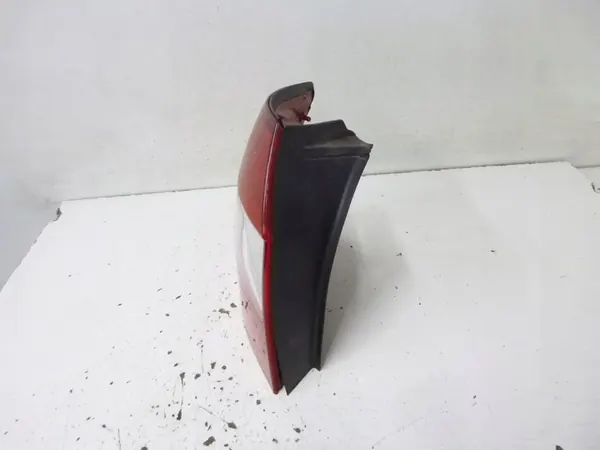 Luz trasera izquierda Audi A4 B6 2005 image 3