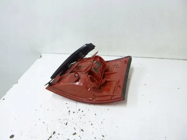 Luz trasera izquierda Audi A4 B6 2005 image 5